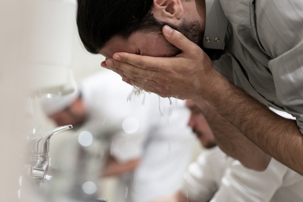 Quelles sont les 7 obligations de lʼablution ? - Histoire & Chronique