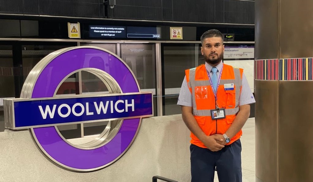 Sauvant 29 vies, un travailleur ferroviaire musulman britannique utilise les médias sociaux pour en sauver davantage