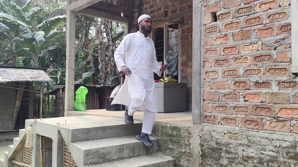 Bien que aveugle depuis l'enfance, Inamul Ali mémorise le Coran entier - sur l'islam Bien que aveugle depuis l'enfance, Inamul Ali mémorise le Coran entier - sur l'islam