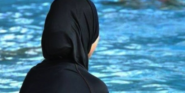 Plonger dans des maillots de bain halal