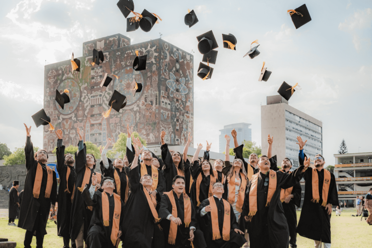 Le sens et le caractère sacré de la cérémonie de remise des diplômes universitaires