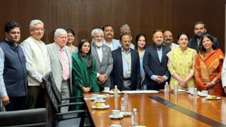 Ajit Doval de la NSA appelle à l'unité lors de sa réunion avec les dirigeants musulmans