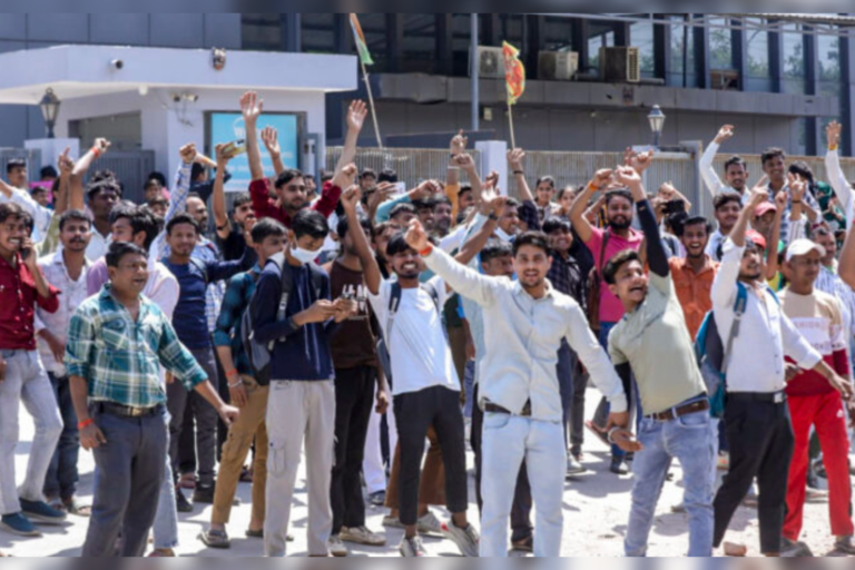 L'Uttar Pradesh augmente le salaire minimum en réponse aux manifestations des travailleurs de Noida