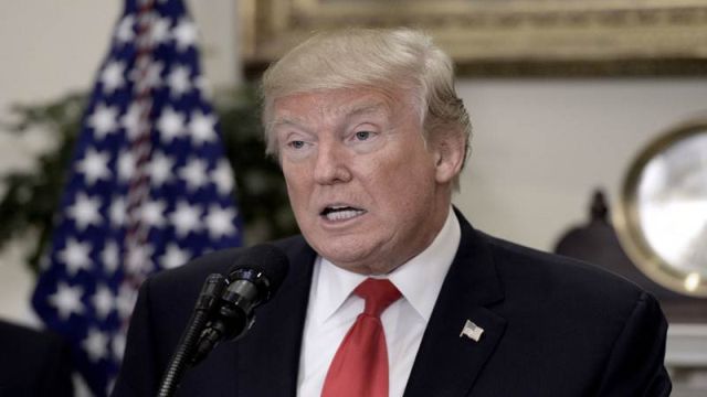 Trump s'engage à rouvrir le détroit d'Ormuz « assez bientôt » dans un contexte de cessez-le-feu fragile entre les États-Unis et l'Iran