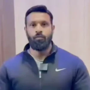 Le propriétaire d'une salle de sport, « Mohammad Deepak », envisage de vendre sa salle de sport en raison d'un manque d'argent suite à des menaces