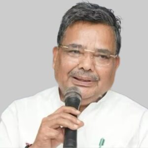 « Les gens dorment à 4 heures du matin, les haut-parleurs azaan le dérangent » : le ministre du BJP Jaiveer Singh suscite la controverse dans l'UP