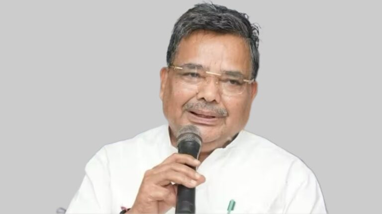 « Les gens dorment à 4 heures du matin, les haut-parleurs azaan le dérangent » : le ministre du BJP Jaiveer Singh suscite la controverse dans l'UP
