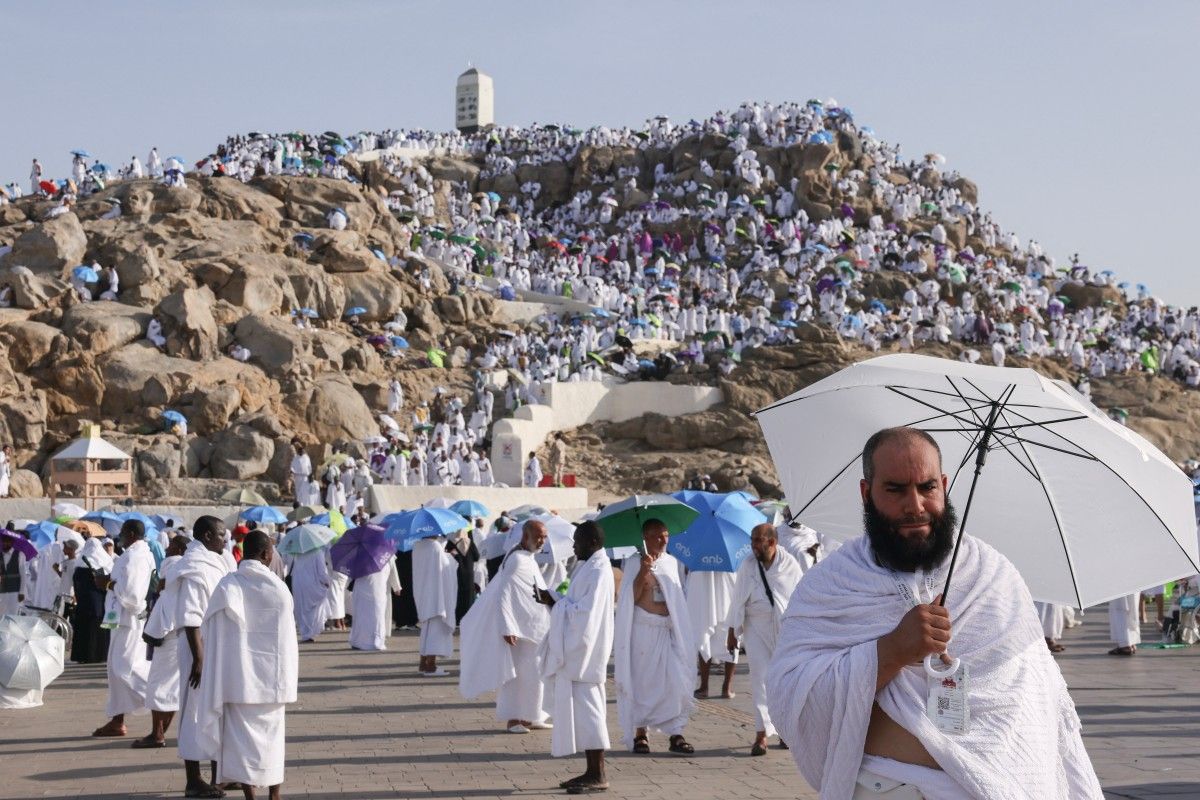 Plus de 2 millions de pèlerins gravissent le mont Arafat à l'occasion du point culminant du Hajj