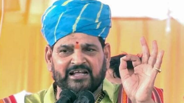 Le chef du BJP, Brij Bhushan, affirme être au courant de l'utilisation abusive des dons au temple Ram, mais refuse de nommer les coupables.