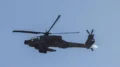 Les États-Unis lancent de vigoureuses frappes de représailles contre l’Iran après la destruction d’un hélicoptère Apache