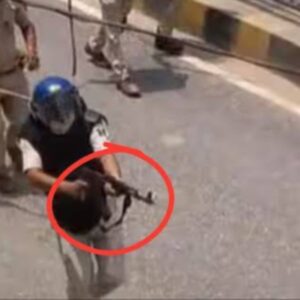 Un policier du Bihar suspendu pour utilisation d'AK-47 lors d'une manifestation étudiante à Siwan