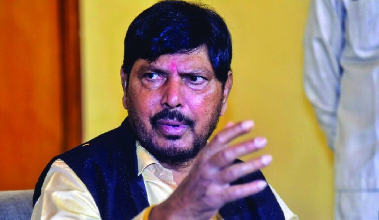 Ramdas Athawale exige des accusations de sédition contre les voix anti-réservistes