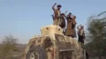 Les Houthis revendiquent une attaque majeure contre une base saoudienne en réponse à 300 frappes aériennes