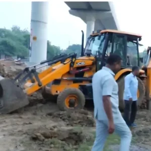 Un cimetière centenaire rasé au bulldozer par l'Autorité de développement de Kanpur