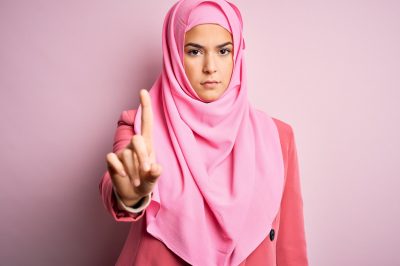 5 conseils pour les nouveaux musulmans face au harcèlement et à l’intimidation islamophobes 5 conseils pour les nouveaux musulmans face au harcèlement et à l’intimidation islamophobes