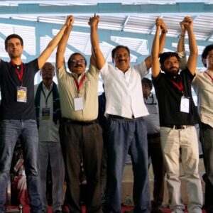 Bangalore : des militants, dont Dhruv Rathee et Prakash Raj, exigent la fin du SIR et demandent la démission de la CEC