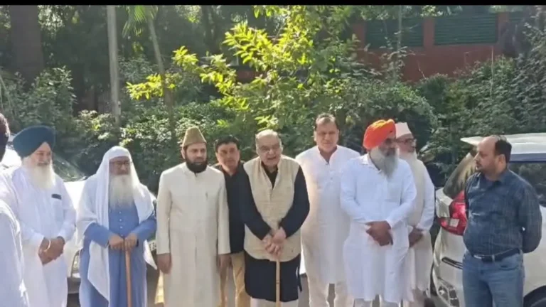 Des députés et militants musulmans protestent contre les démolitions de mosquées, le SIR et les préoccupations des minorités à Jantar Mantar