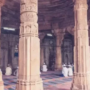 Gujarat HC demande une réponse de l'ASI sur l'affirmation selon laquelle Bharuch Jama Masjid était un temple jaïn