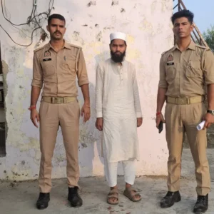 Le haut-parleur de la mosquée saisi et Muazzen Faizan arrêté après que les autorités ont entendu Azaan à Bijnor
