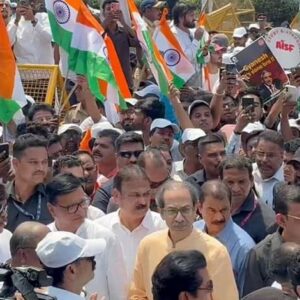 Les cousins ​​de Thackeray mènent la marche de Mumbai contre la CEC et exigent des bulletins de vote papier